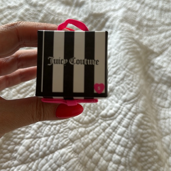 Juicy couture brand new in box with metal heart - Picture 2 of 6